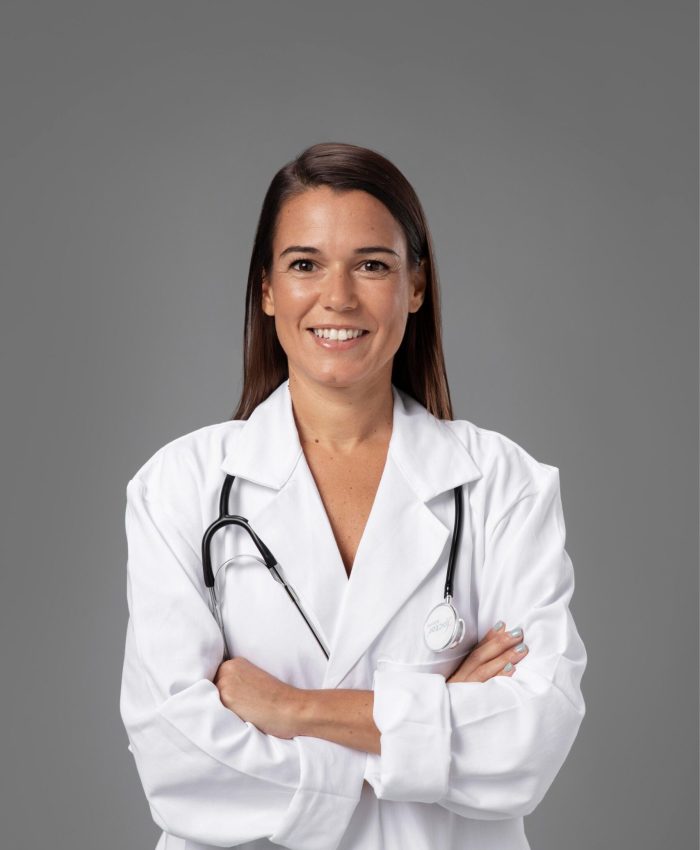 close-up-doctor-getting-ready-work (1)